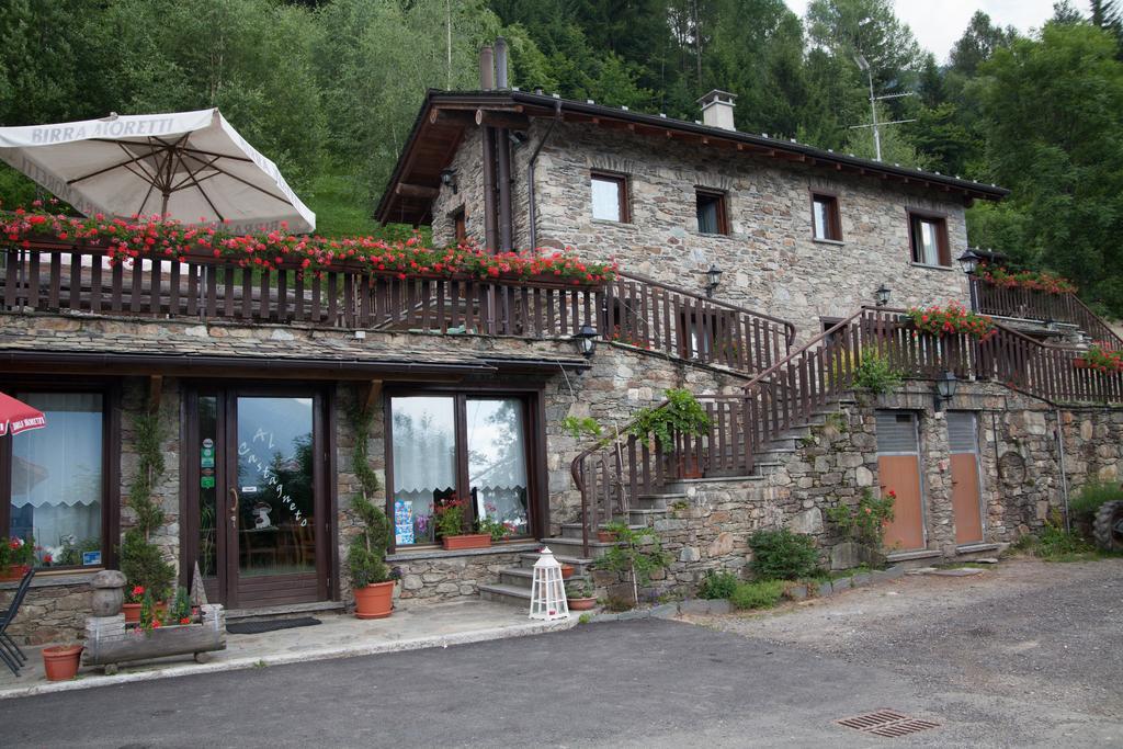 הוילה Mazzo di Valtellina Agriturismo Al Castagneto מראה חיצוני תמונה